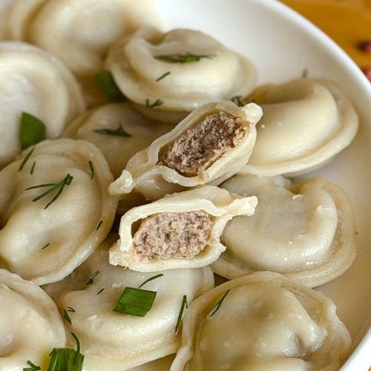 Со свининой и курицей